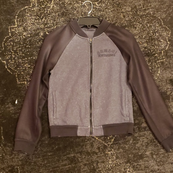 Sueter - Picture 1 of 4